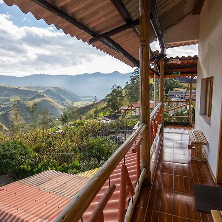 Hostal Taita Cristobal Isinlivi Exterior foto
